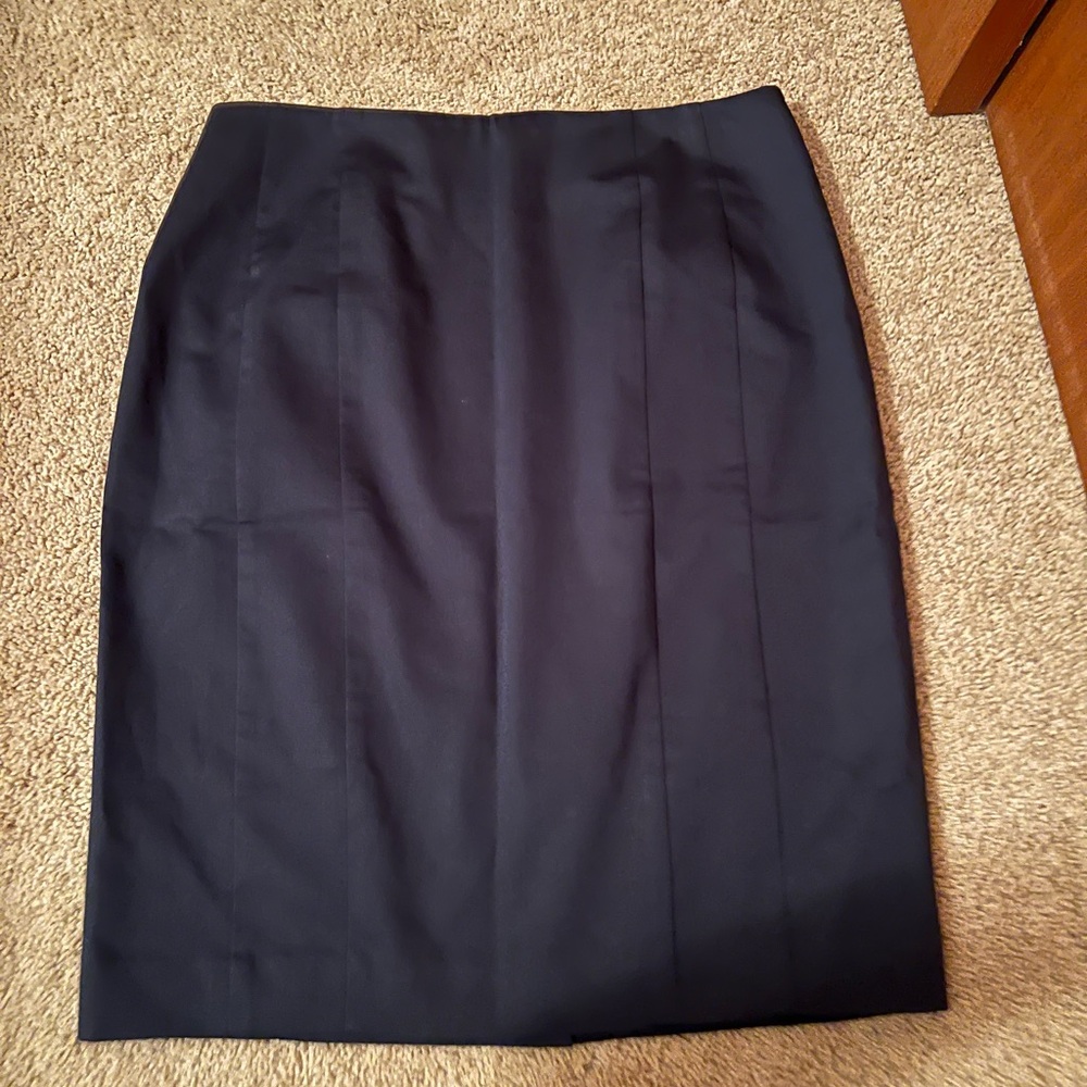 Size 6 Ann Taylor Navy pencil skirt